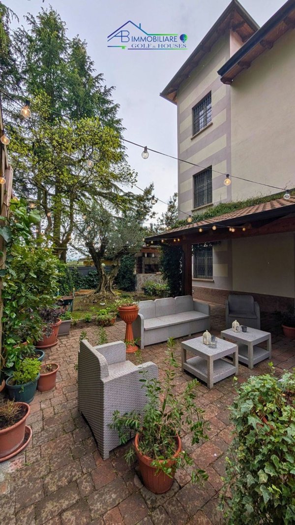 casa indipendente in vendita a Pasturana