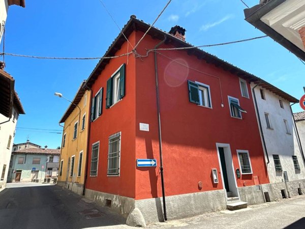 casa indipendente in vendita a Pasturana
