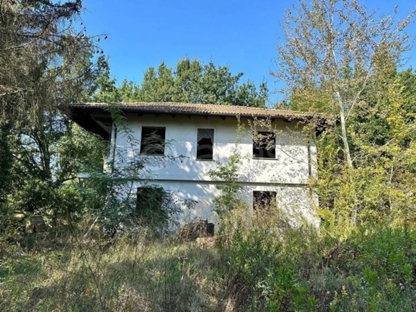 casa indipendente in vendita a Pasturana
