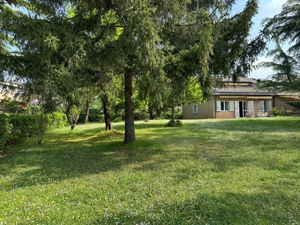 casa indipendente in vendita a Pasturana