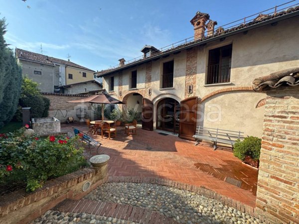 casa indipendente in vendita a Pasturana