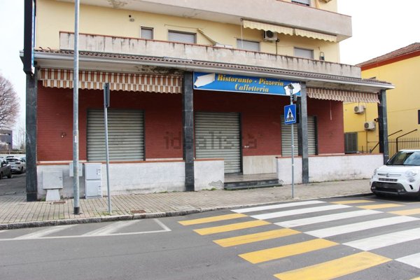 locale commerciale in vendita a Lodi Vecchio