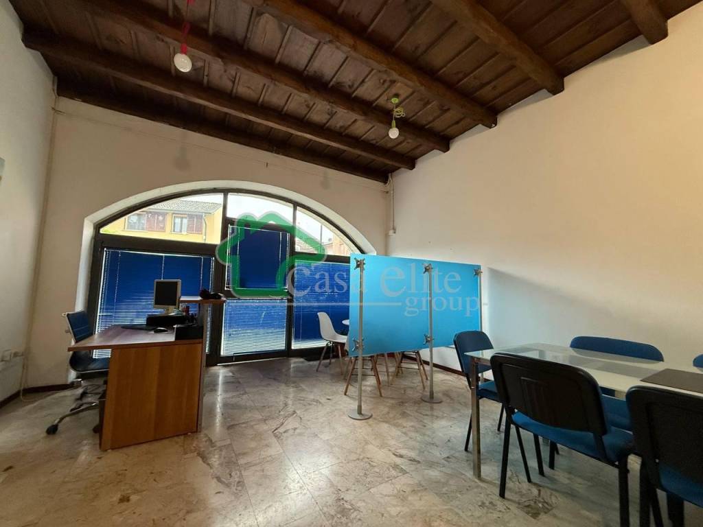 ufficio in vendita a Lodi Vecchio