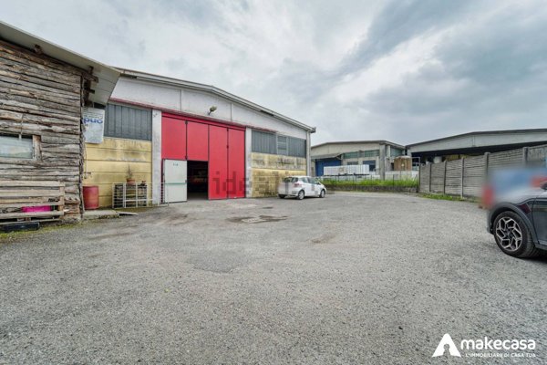 locale commerciale in vendita a Lodi Vecchio