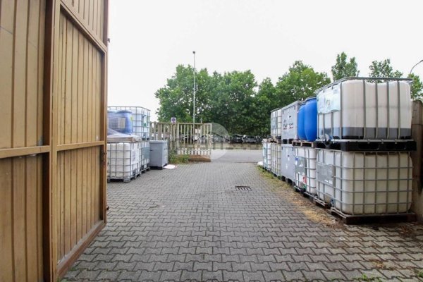 capannone in vendita a Lodi Vecchio