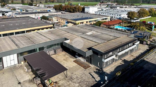 capannone in vendita a Lodi Vecchio