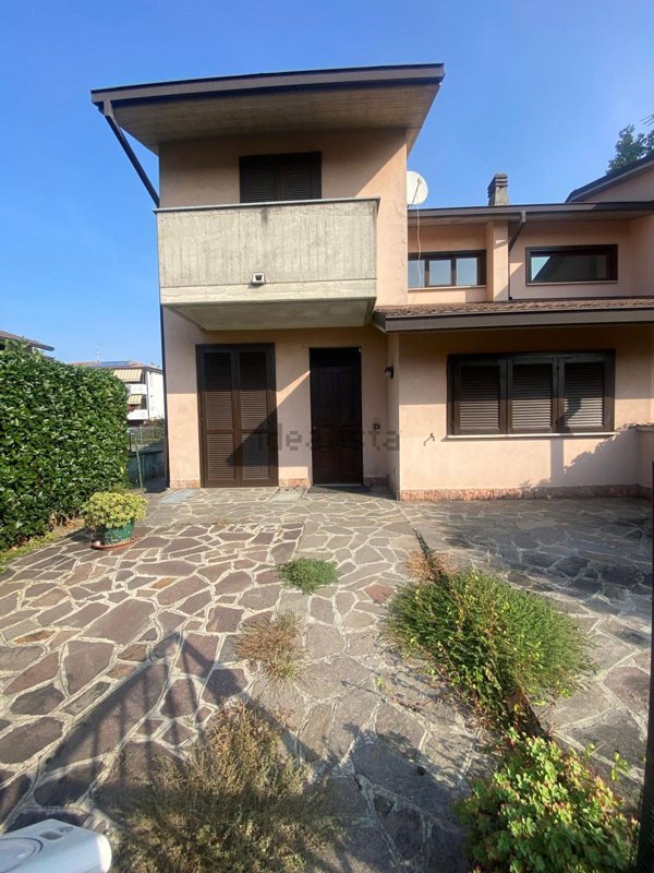 casa indipendente in vendita a Lodi Vecchio