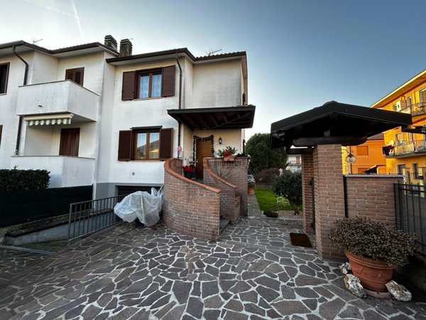 casa indipendente in vendita a Lodi Vecchio