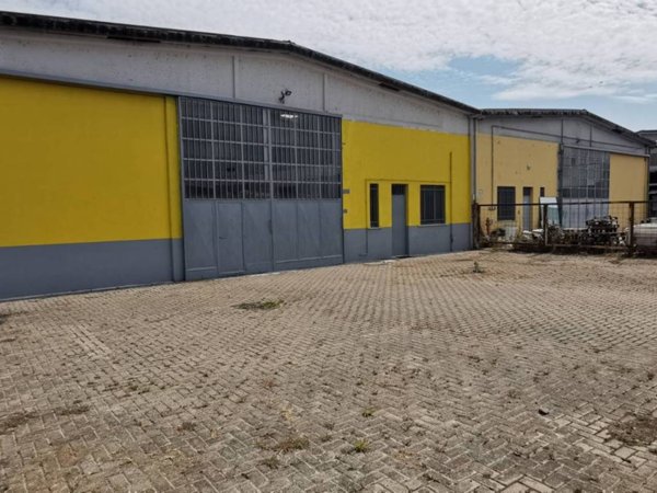 locale commerciale in vendita a Lodi Vecchio