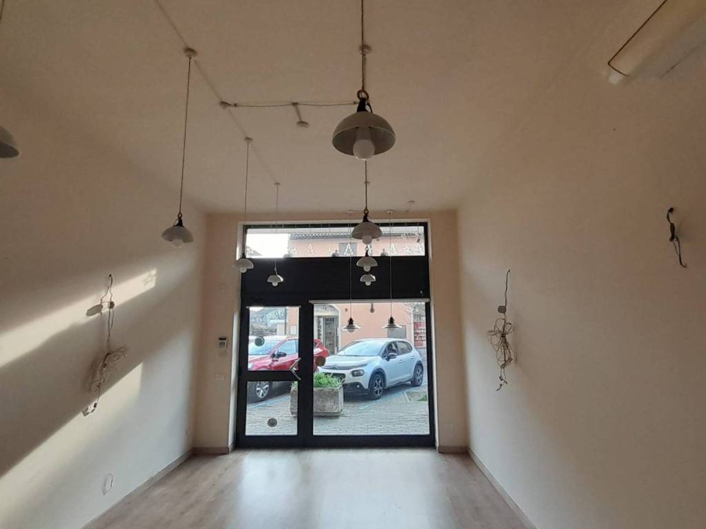 negozio in vendita a Lodi Vecchio