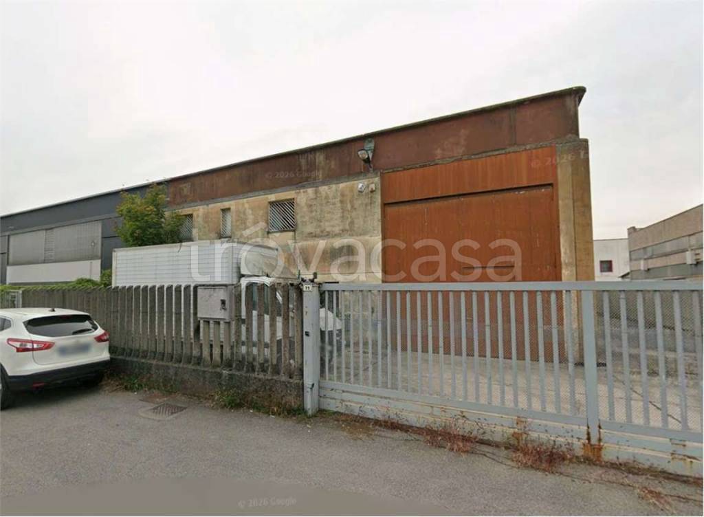 locale commerciale in vendita a Lodi Vecchio
