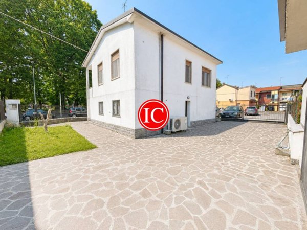 casa indipendente in vendita a Lodi Vecchio