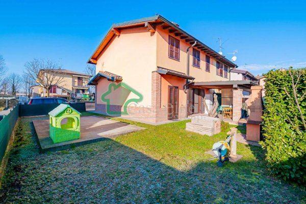 casa indipendente in vendita a Mairago