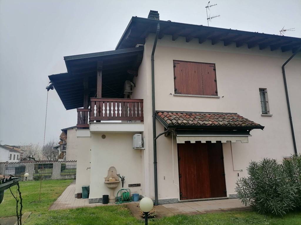 casa indipendente in vendita a Mairago