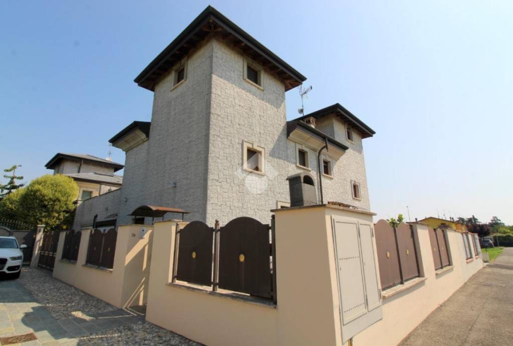 casa indipendente in vendita a Mairago