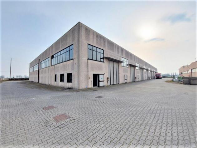 locale commerciale in vendita a Maleo