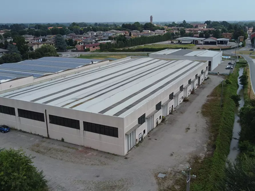 capannone in vendita a Maleo