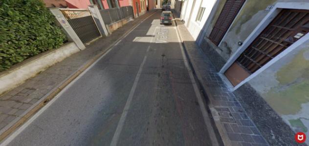 negozio in vendita a Maleo
