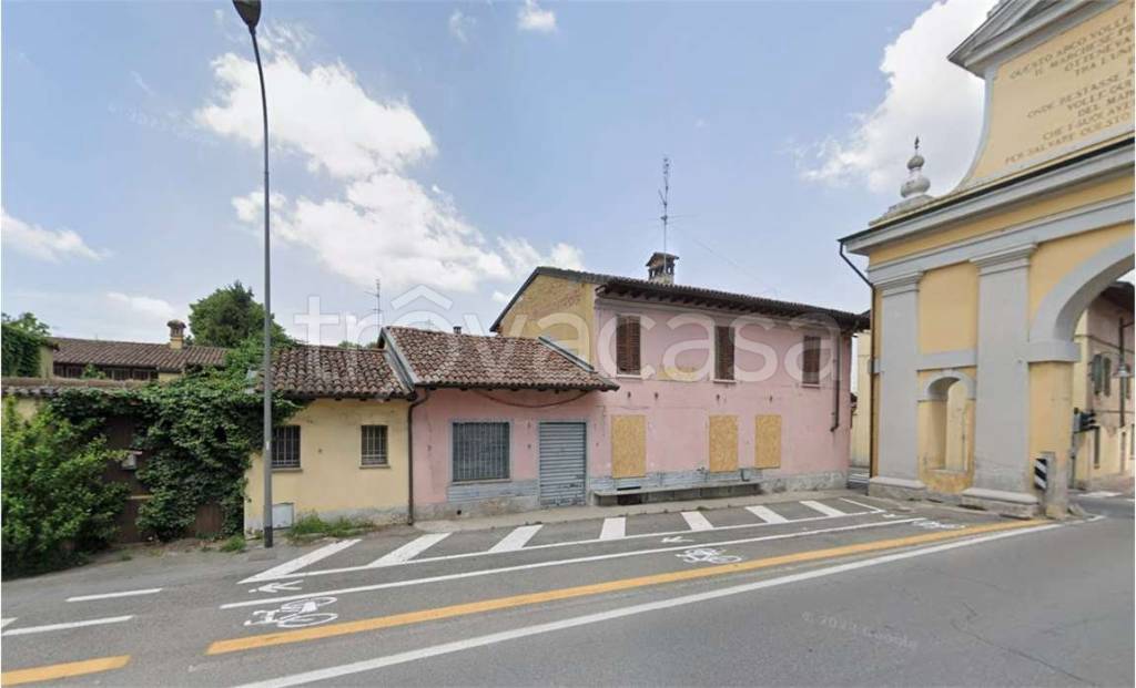 negozio in vendita a Maleo