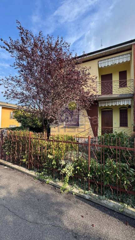 casa indipendente in vendita a Maleo