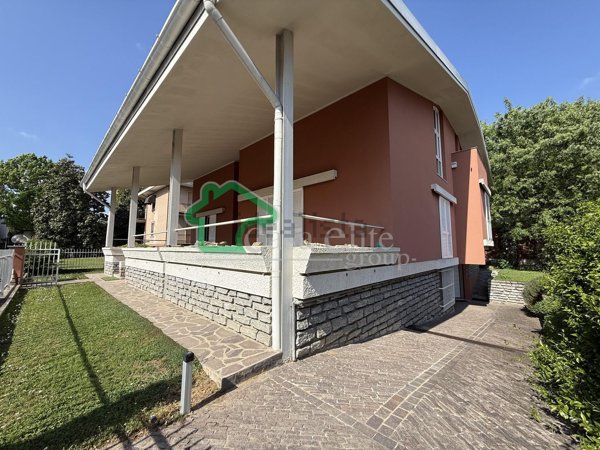 casa indipendente in vendita a Maleo