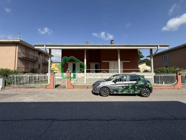 casa indipendente in vendita a Maleo