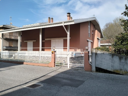 casa indipendente in vendita a Maleo