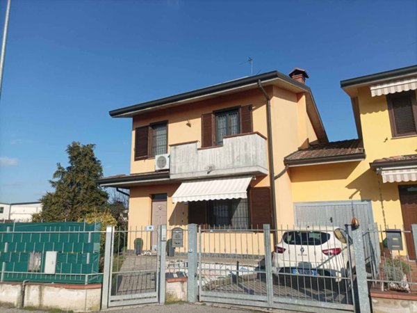 casa indipendente in vendita a Massalengo in zona Motta Vigana