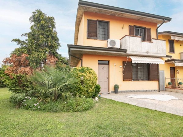casa indipendente in vendita a Massalengo in zona Motta Vigana