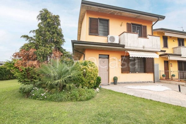 casa indipendente in vendita a Massalengo in zona Motta Vigana