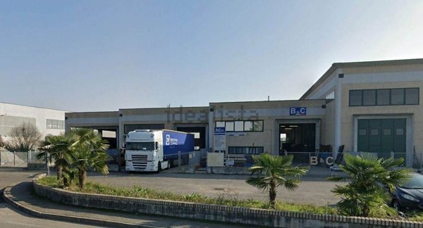 capannone in vendita a Massalengo