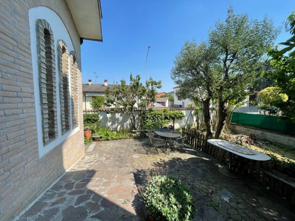 casa indipendente in vendita a Massalengo in zona Motta Vigana