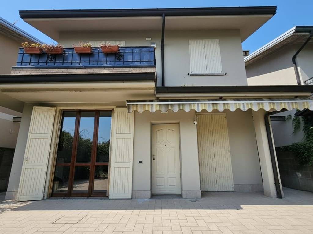 casa indipendente in vendita a Massalengo in zona Motta Vigana