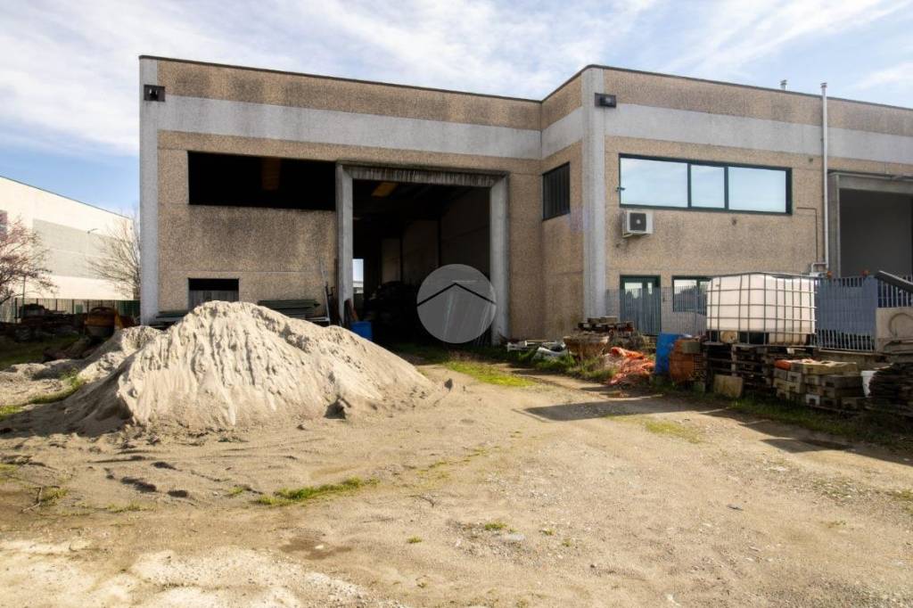 locale commerciale in vendita a Massalengo