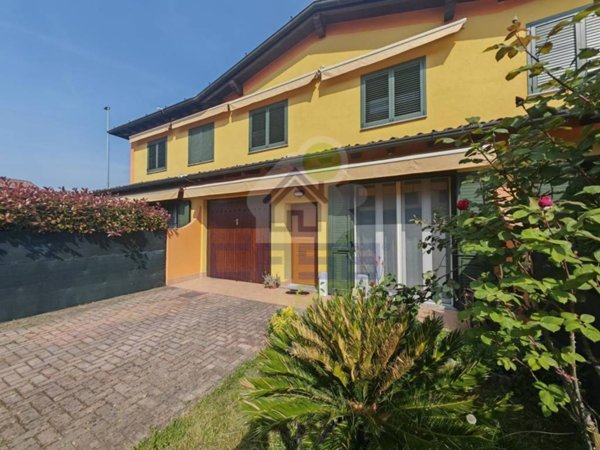 casa indipendente in vendita a Massalengo in zona Motta Vigana