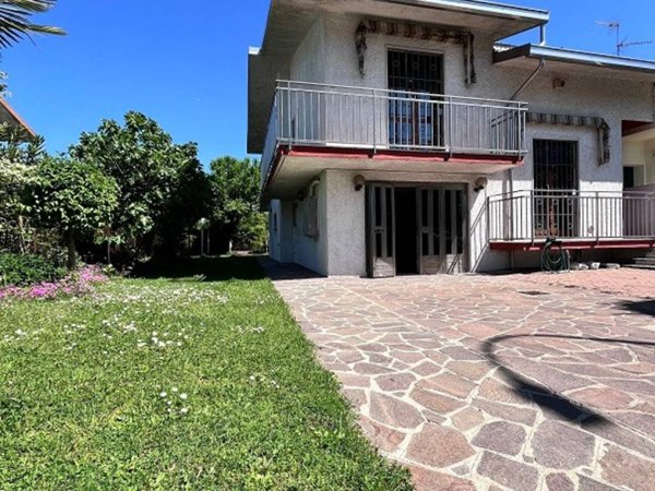 casa indipendente in vendita a Massalengo in zona Motta Vigana