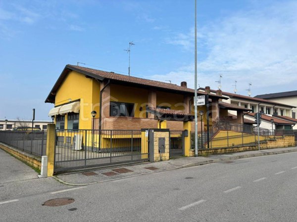 negozio in vendita a Massalengo in zona Motta Vigana