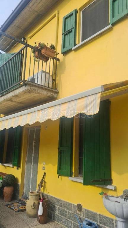 casa indipendente in vendita a Massalengo in zona Motta Vigana