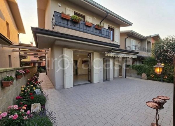 casa indipendente in vendita a Massalengo in zona Motta Vigana