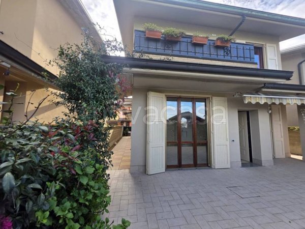 casa indipendente in vendita a Massalengo in zona Motta Vigana