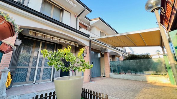 casa indipendente in vendita a Massalengo in zona Motta Vigana