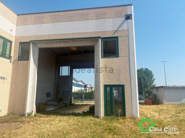 capannone in vendita a Massalengo in zona Motta Vigana