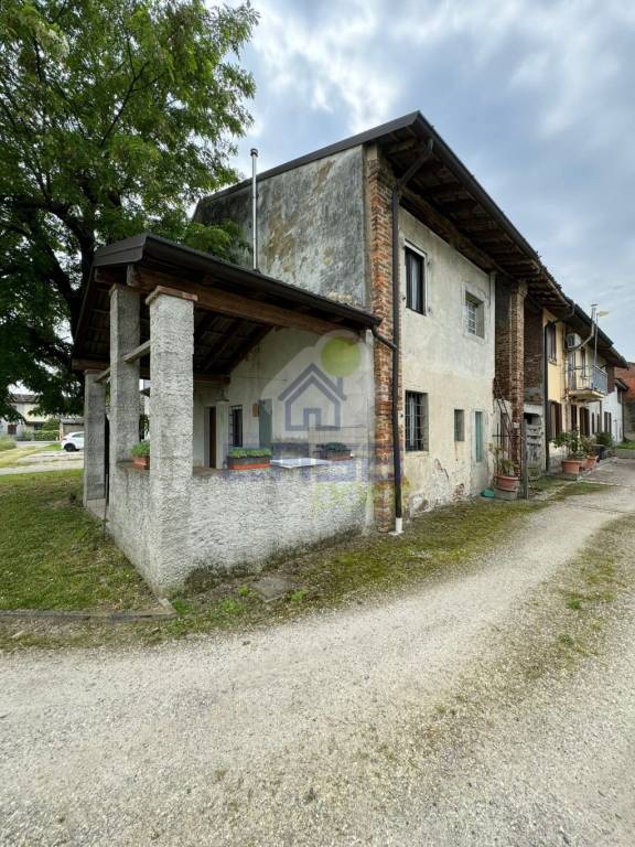 casa indipendente in vendita a Meleti