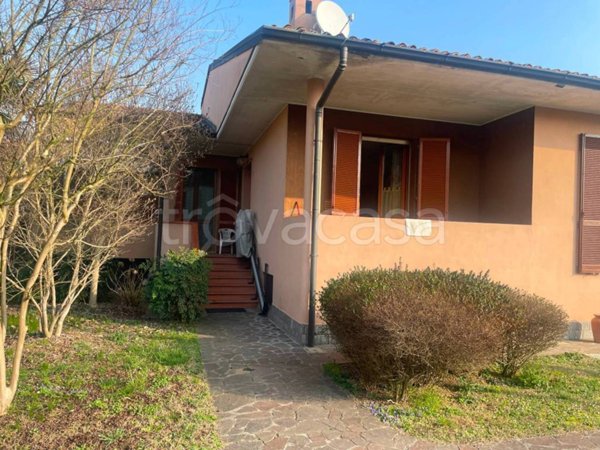 casa indipendente in vendita a Meleti