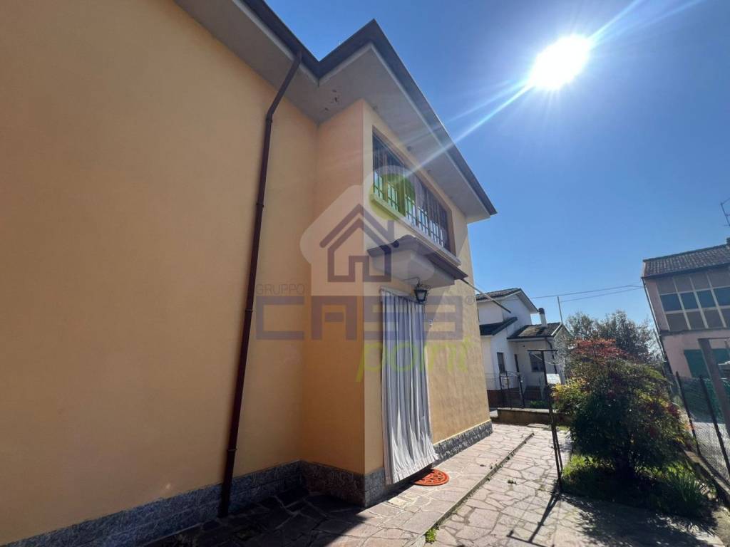 casa indipendente in vendita a Meleti