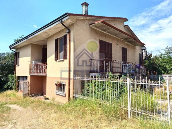 casa indipendente in vendita a Meleti