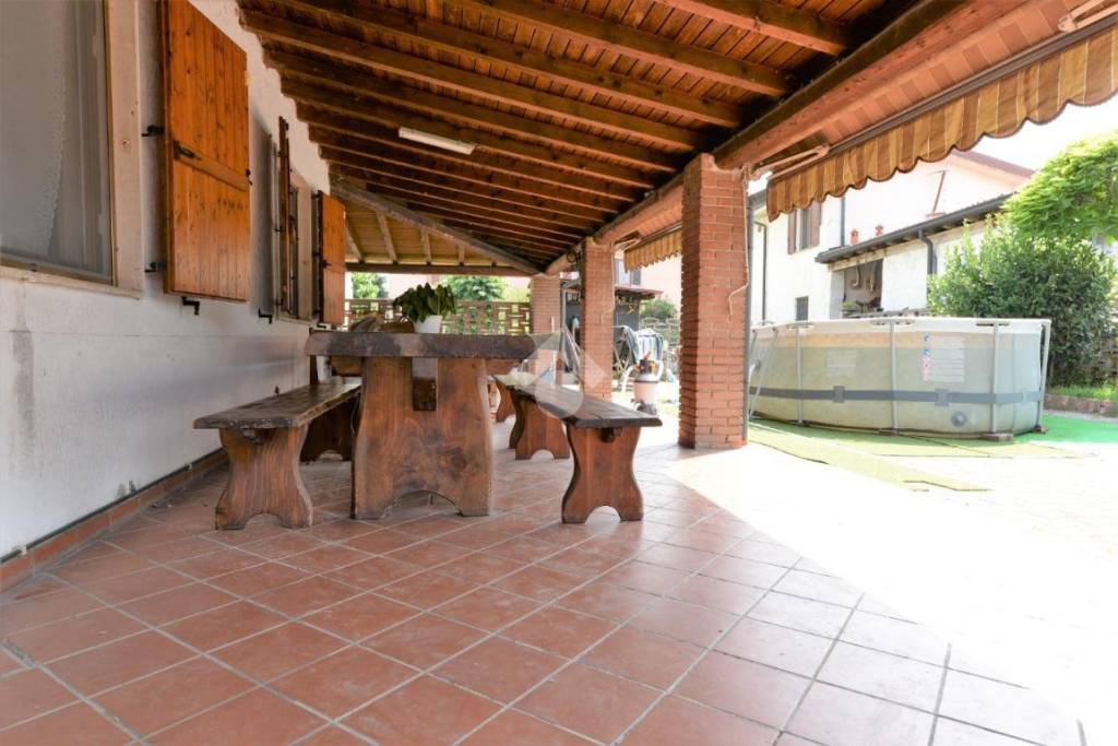 casa indipendente in vendita a Merlino