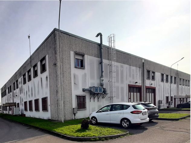 locale commerciale in vendita a Merlino
