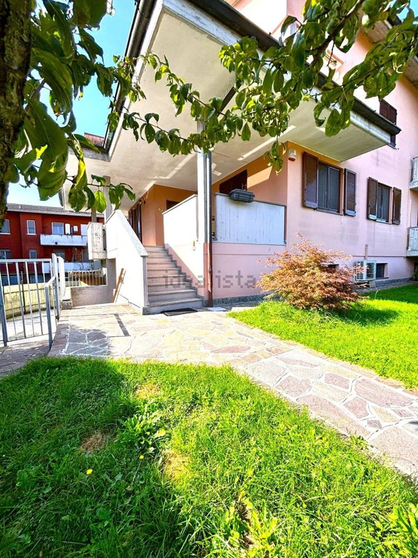casa indipendente in vendita a Merlino