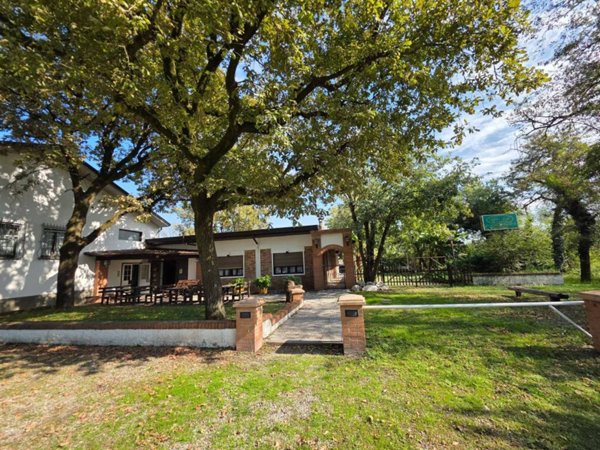 intera palazzina in vendita a Merlino